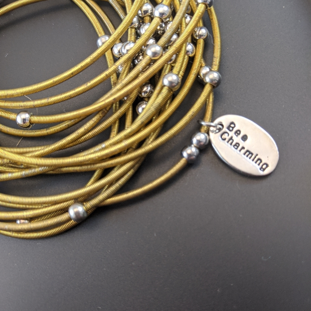 Bee Charming 16-count stretch bracelet